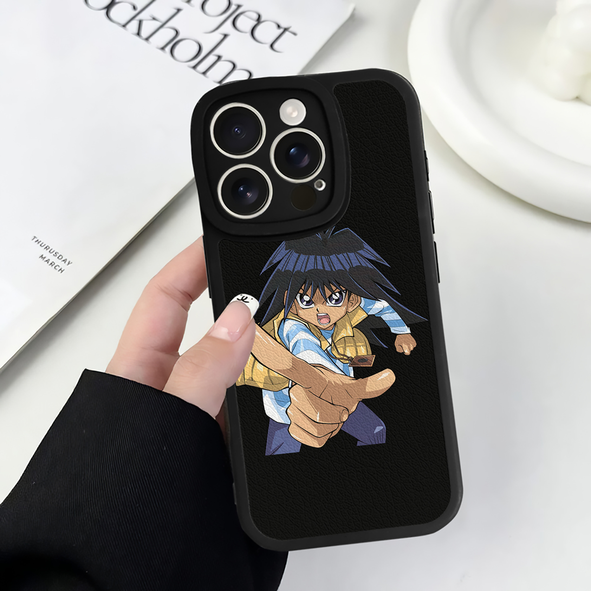 遊☆戯☆王 Yu-Gi-Oh! 【iPhone 16シリーズ対応】シリコンスマホケース（レザー調） 材質：シリコン
